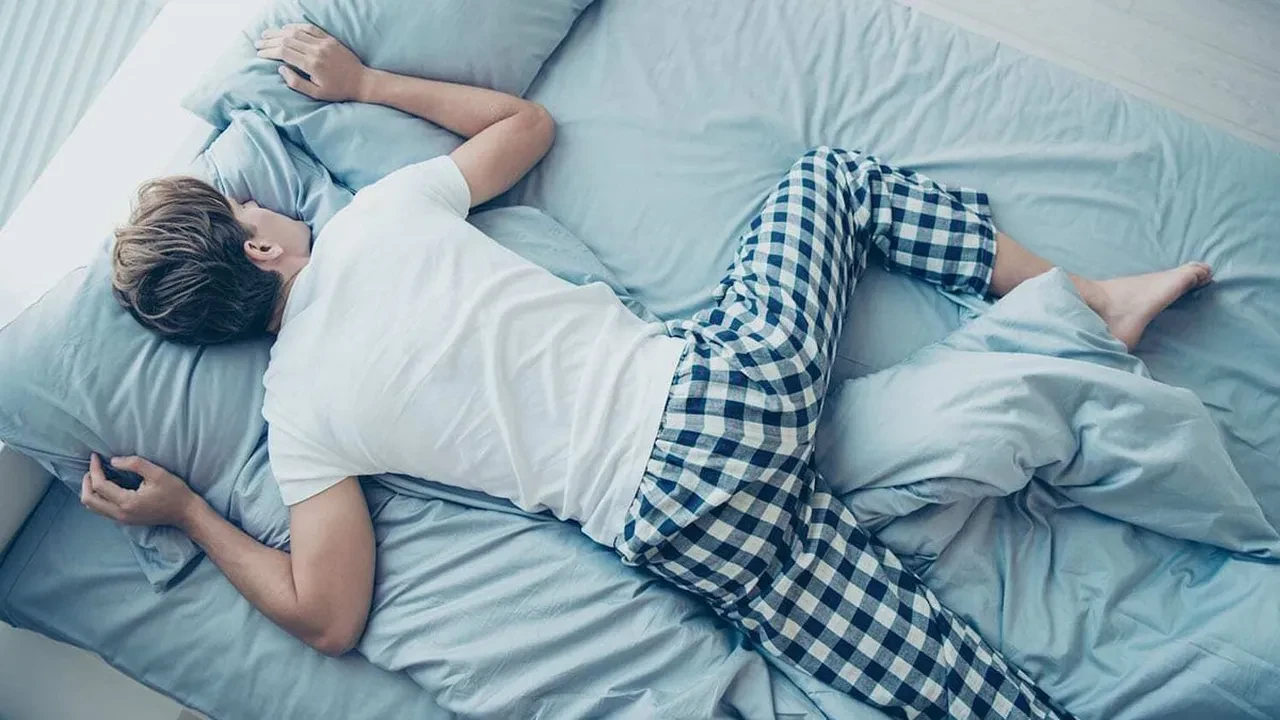 Yıllarca yanlış uyumuşuz: Uzmanlar uyardı, sol tarafa yatmak sandığınızdan çok daha fazlasıymış!