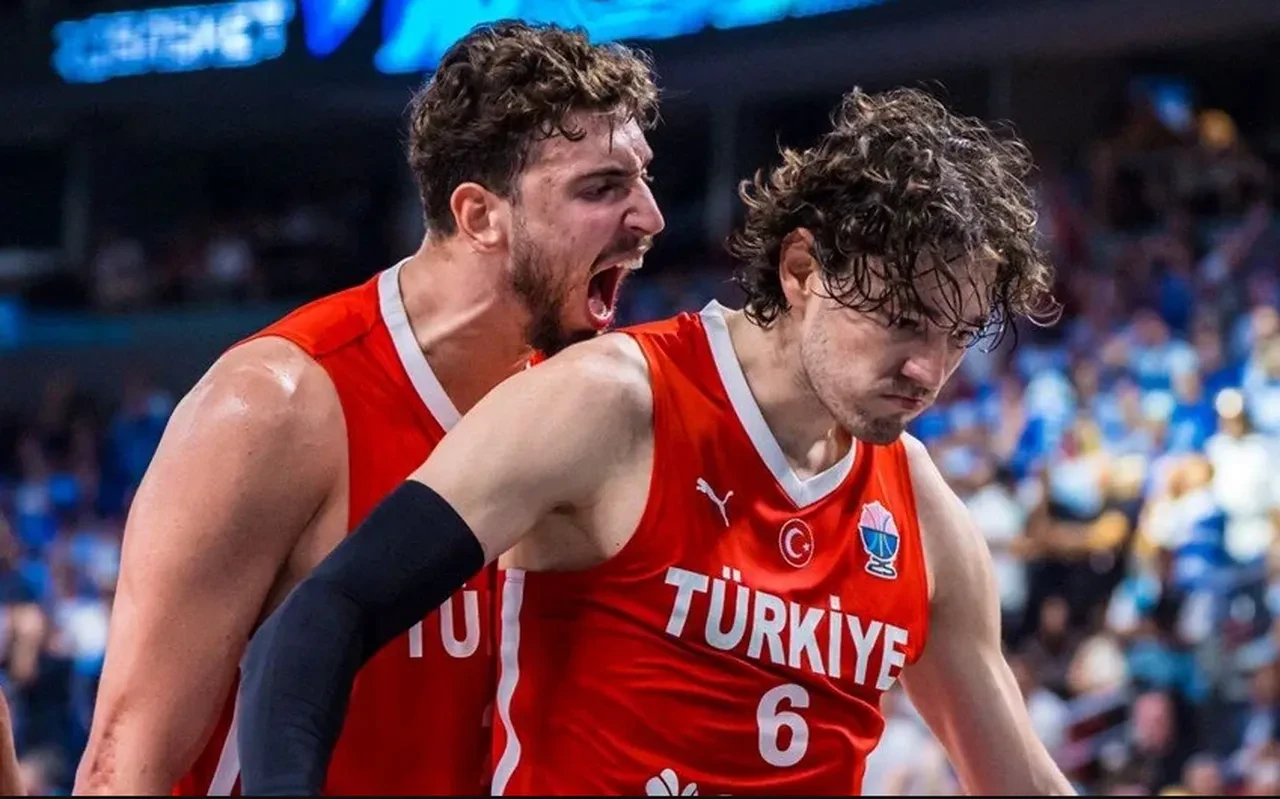 12 Dev Adam tarih yazmaya hazır! Kalpler Riga’da atacak... Türkiye  - Almanya EuroBasket finali saat kaçta  hangi kanalda