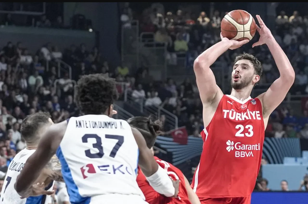 12 Dev Adam tarih yazmaya hazır! Kalpler Riga’da atacak... Türkiye  - Almanya EuroBasket finali saat kaçta  hangi kanalda