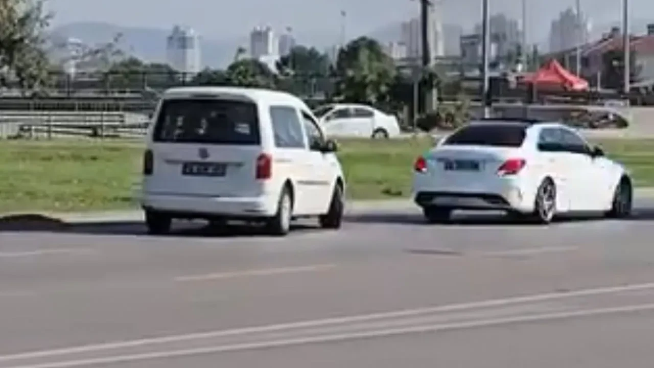Anayolda geri ilerledi, kazaya karışıp olay yerinden kaçtı