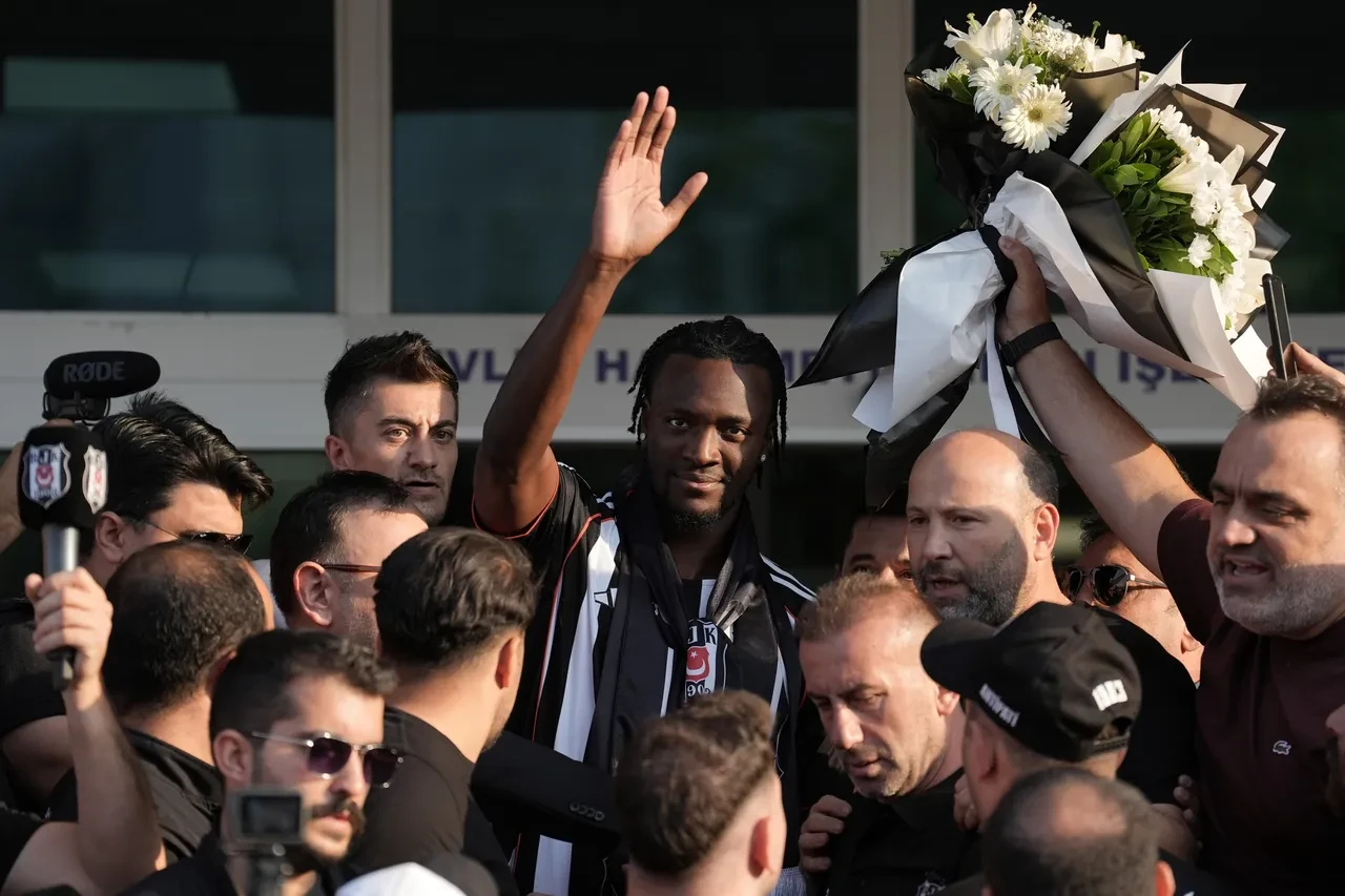 Beşiktaş sil baştan! Kariyeri çok ilginç başladı: 12 futbolcu geldi, 25 isim gitti