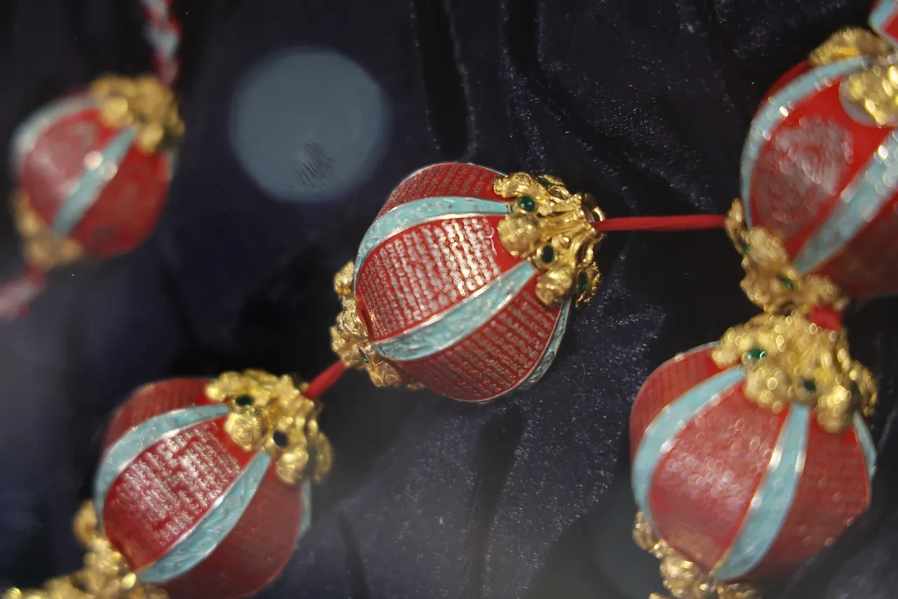 Bu tespihe paha biçilemiyor! Kur'an-ı Kerim'in 604 sayfasını tanelerine işlediler