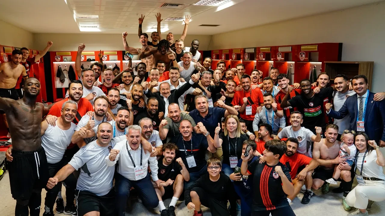 Burak Yılmaz yine kazandı: Selçuk İnan'ı da mağlup etti!