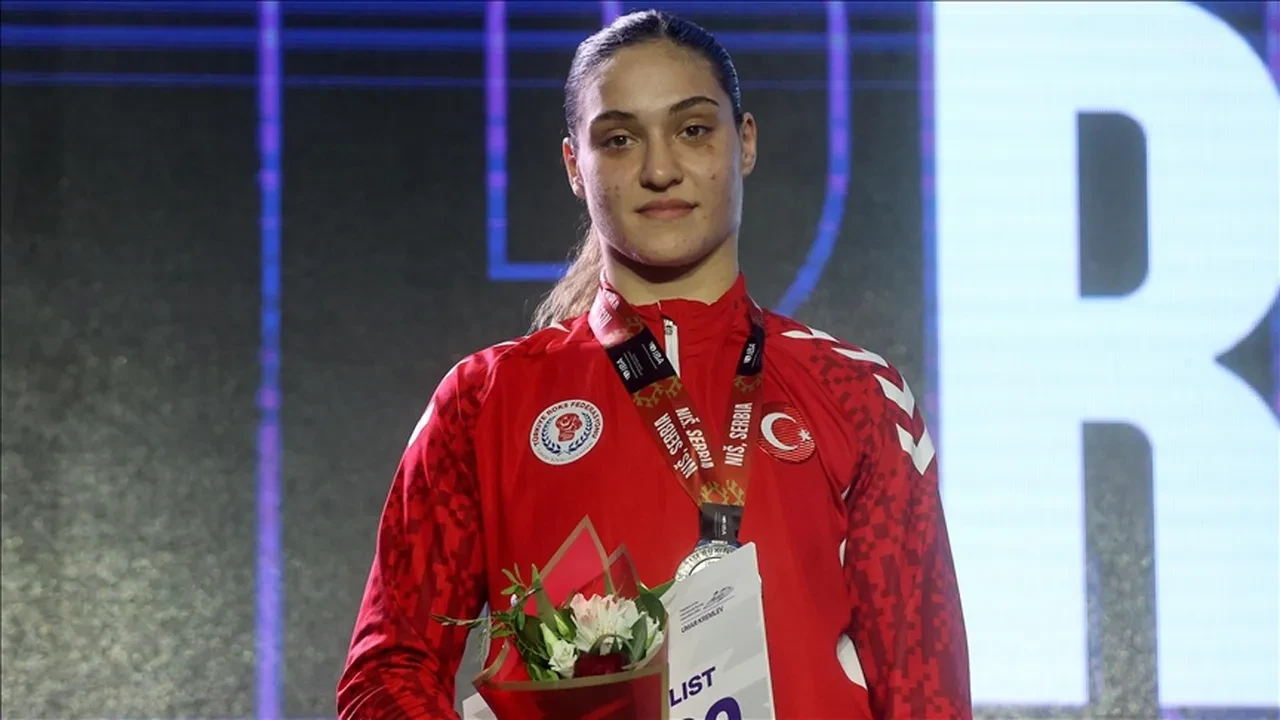 Buse Naz Çakıroğlu maçı hangi kanalda, saat kaçta, nerede? 2025 Dünya Boks Şampiyonası'nda finale çıktı