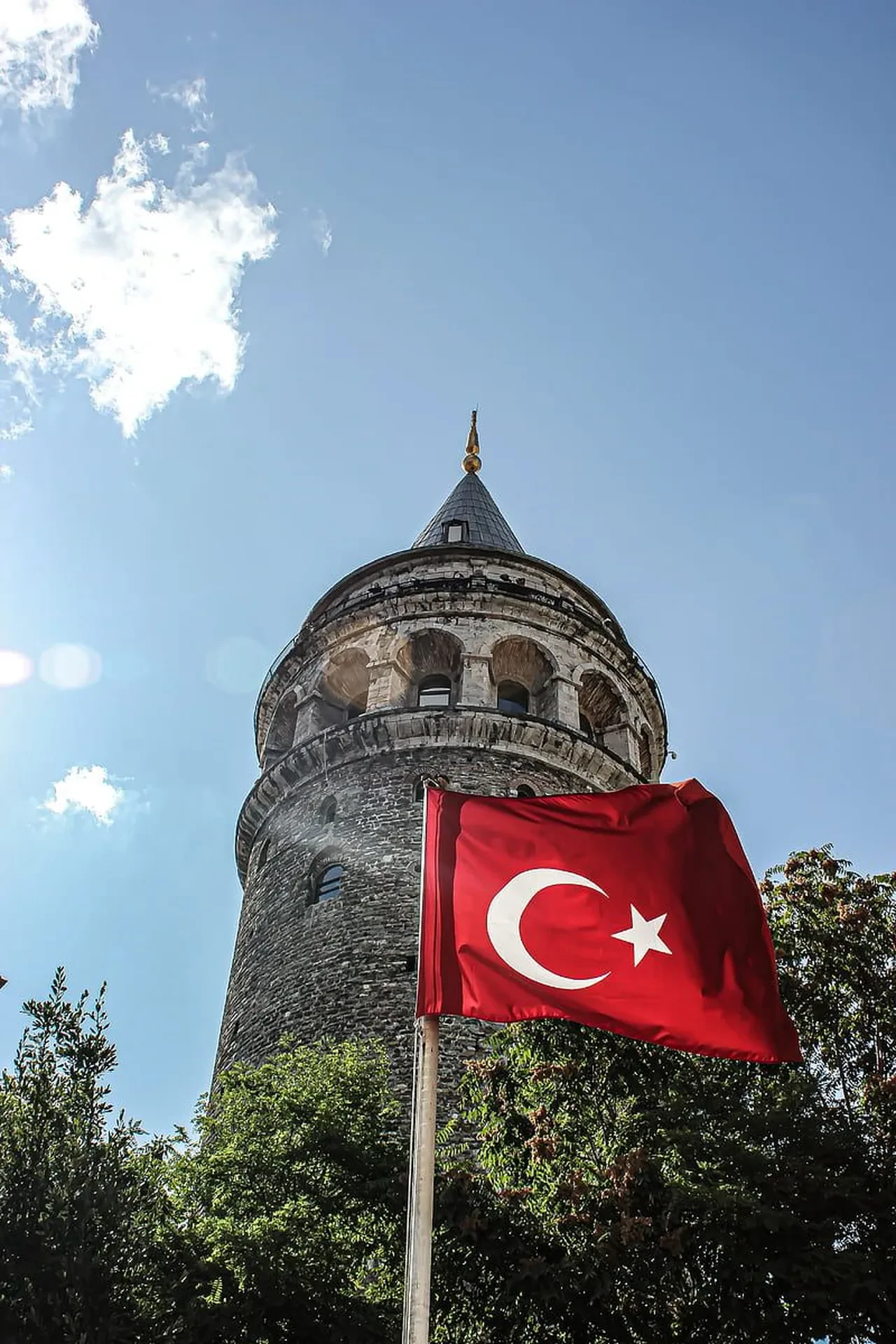 Galata Kulesi’nde görsel şölen ve milli maç heyecanı bir arada!