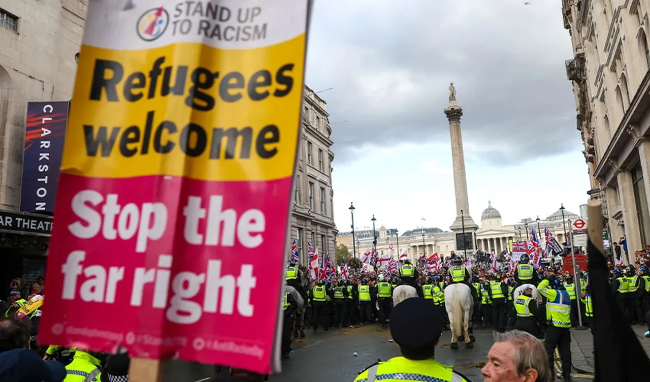 Londra'da "Krallığı Birleştir" protestoları kaosa dönüştü! 26 polis yaralı, 25 kişi gözaltında