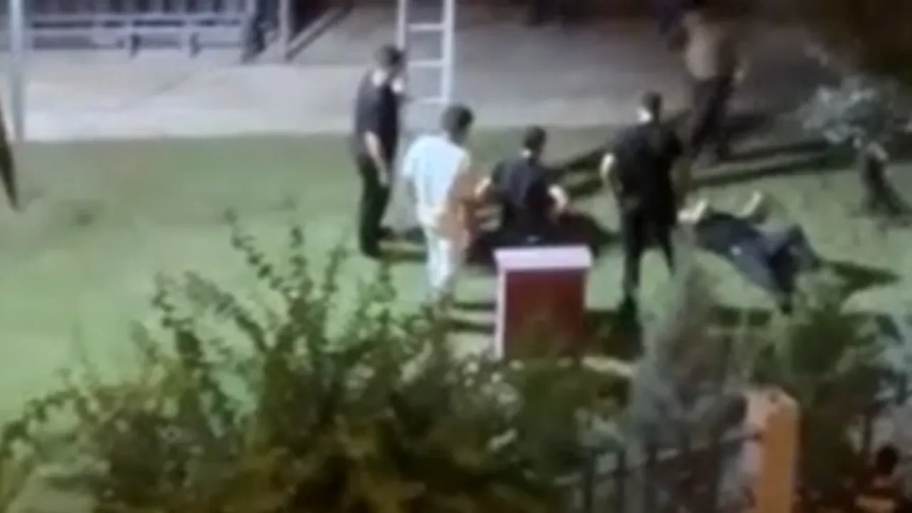 Mersin'de gençleri darbeden özel güvenlik görevlisi hakkında karar verildi!