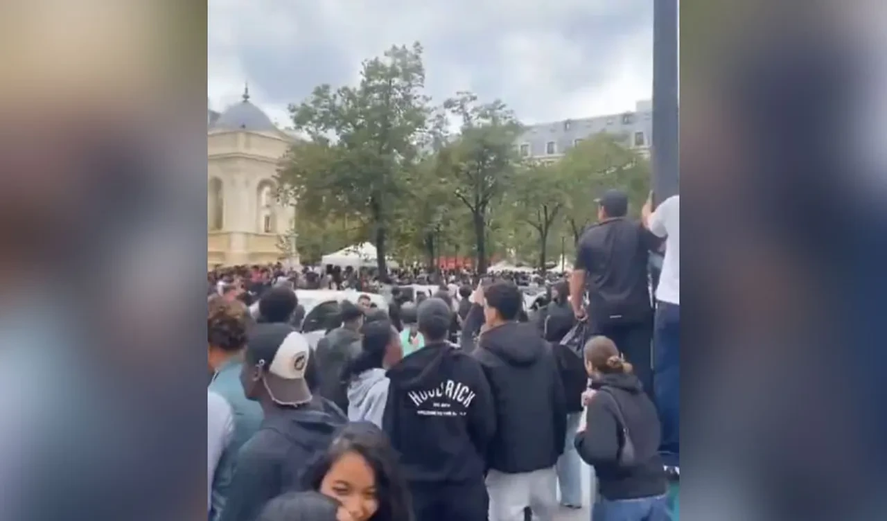 Sosyal medya fenomeni Paris'i birbirine kattı! Ücretsiz yemek dağıtma etkinliği izdihamla sonlandı