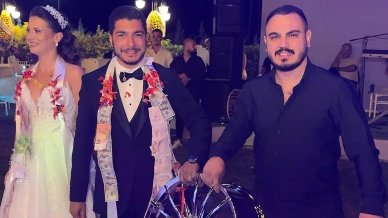 Takı törenine damga vurdu! Gelin ve damada jant hediye etti