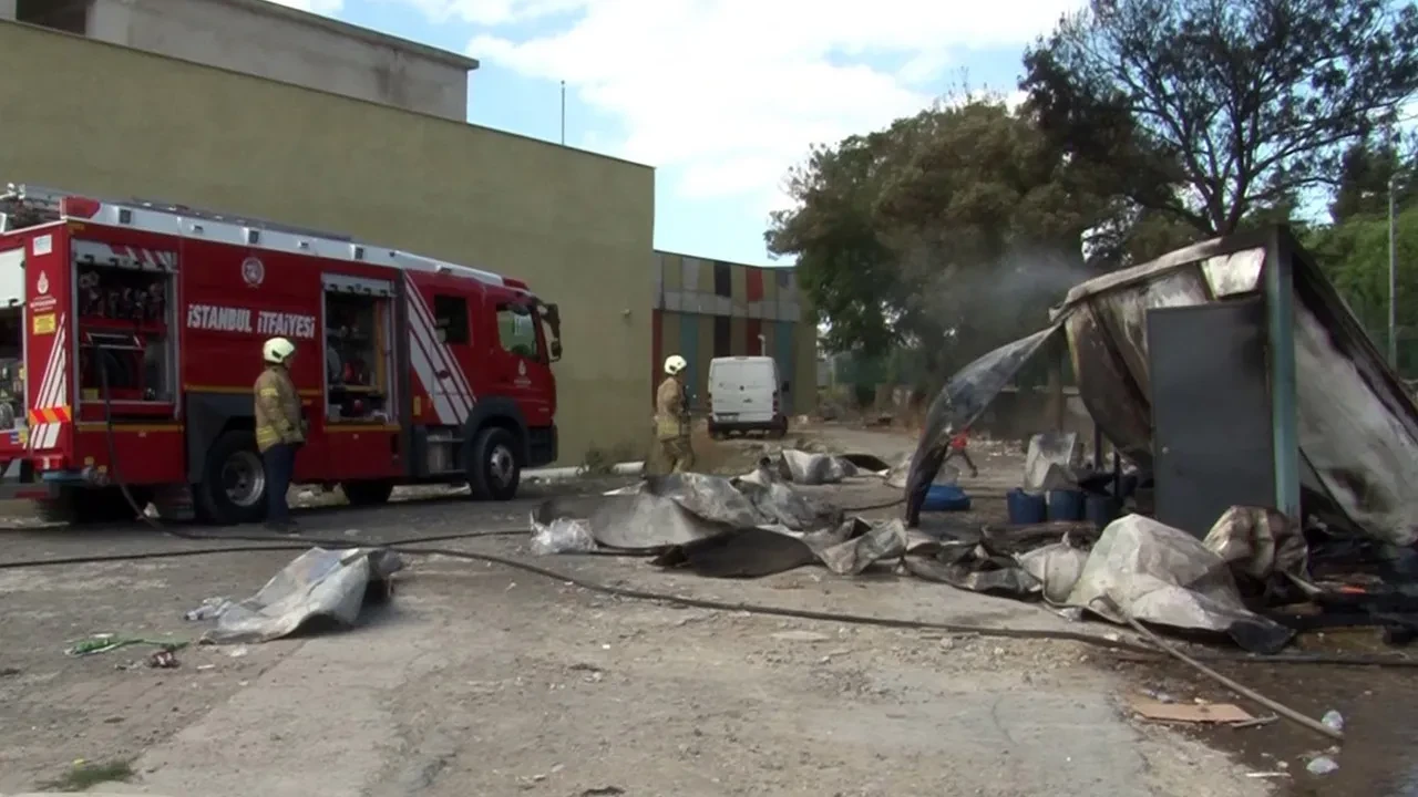 Tüp bomba gibi patladı, çay ocağı alev aldı