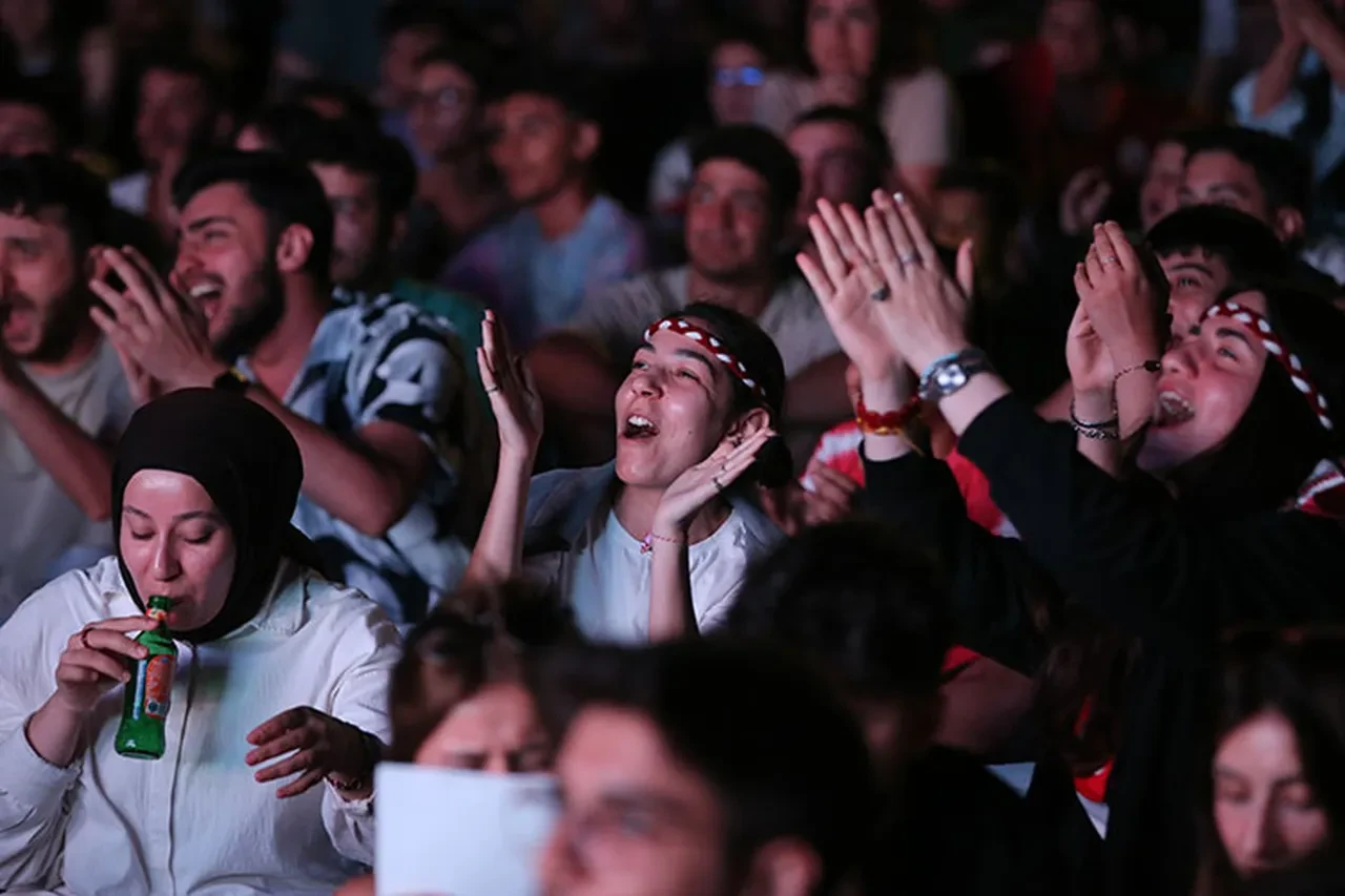 Türkiye Almanya basketbol maçı ücretsiz dev ekranda izlenecek yerler! İstanbul, Ankara, Antalya, İzmir, Bursa, Çanakkale, Konya, Adana'da dev ekran kurulacak