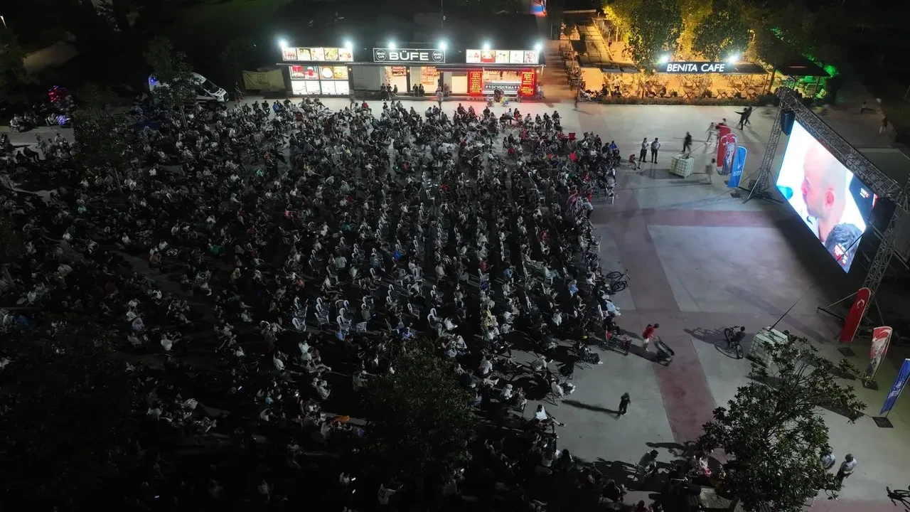 Türkiye Almanya basketbol maçı ücretsiz dev ekranda izlenecek yerler! İstanbul, Ankara, Antalya, İzmir, Bursa, Çanakkale, Konya, Adana'da dev ekran kurulacak