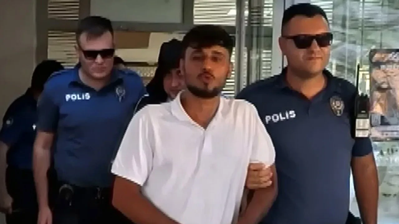 Tutuklanınca gazeteciye öpücük attı, Zeki Müren'e selam yolladı