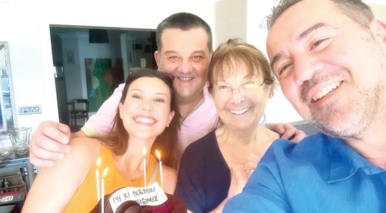 Ata Demirer evliliğe yeşil ışık yaktı! Aşk dolu paylaşımlara beğeni yağdı