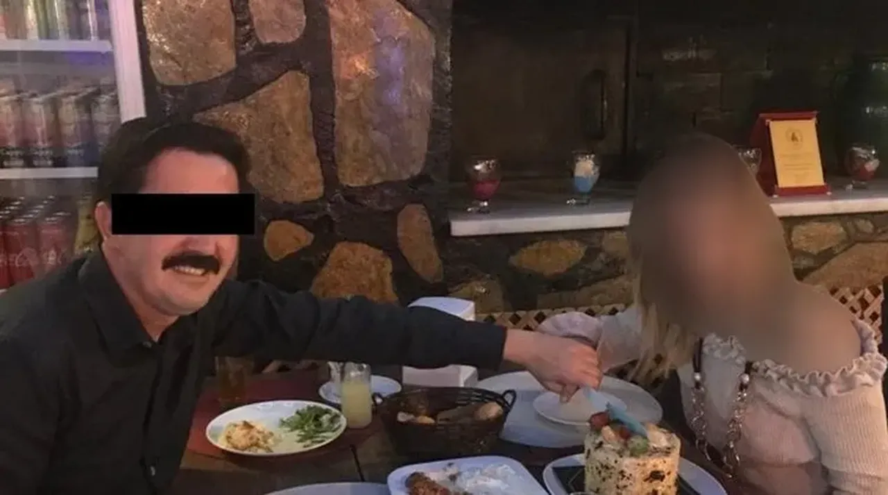 CHP'li ilçe başkanından iğrenç şantaj! Mesajlar mide bulandırdı: 'Çocuklarına gösteririm'