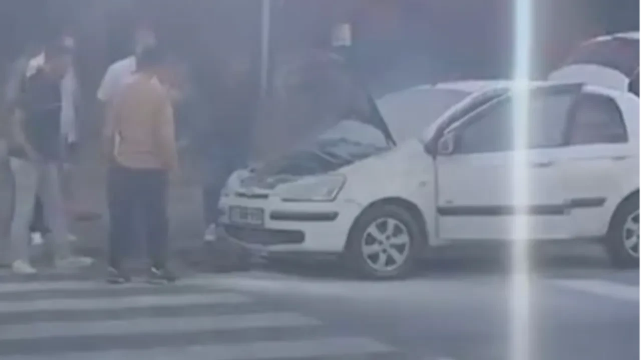 Çocuğunu okuldan aldı, döndüğünde aracını alevler sardı