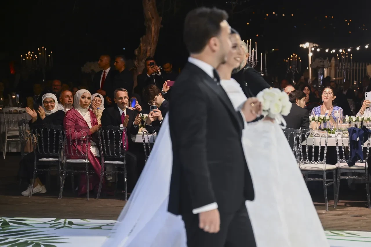Fahrettin Altun'un oğlu evlendi! Hulusi Akar'ın sözleri düğüne damga vurdu: Buna müsaade etmemeli