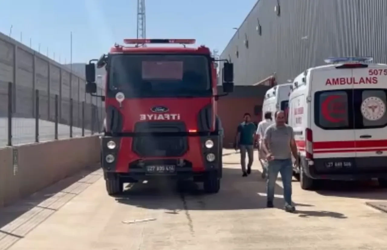 Gaziantep’te ıslak mendil fabrikasında yangın!