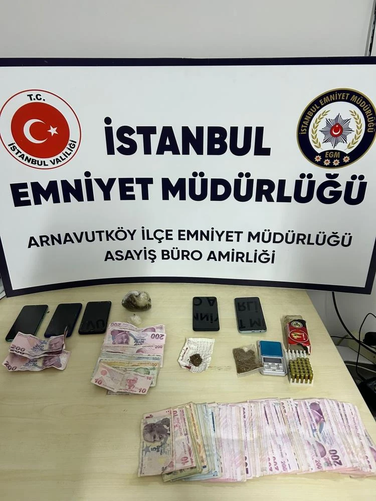 Arnavutköy’de uyuşturucu tacirlerine darbe: 4 kişi tutuklandı