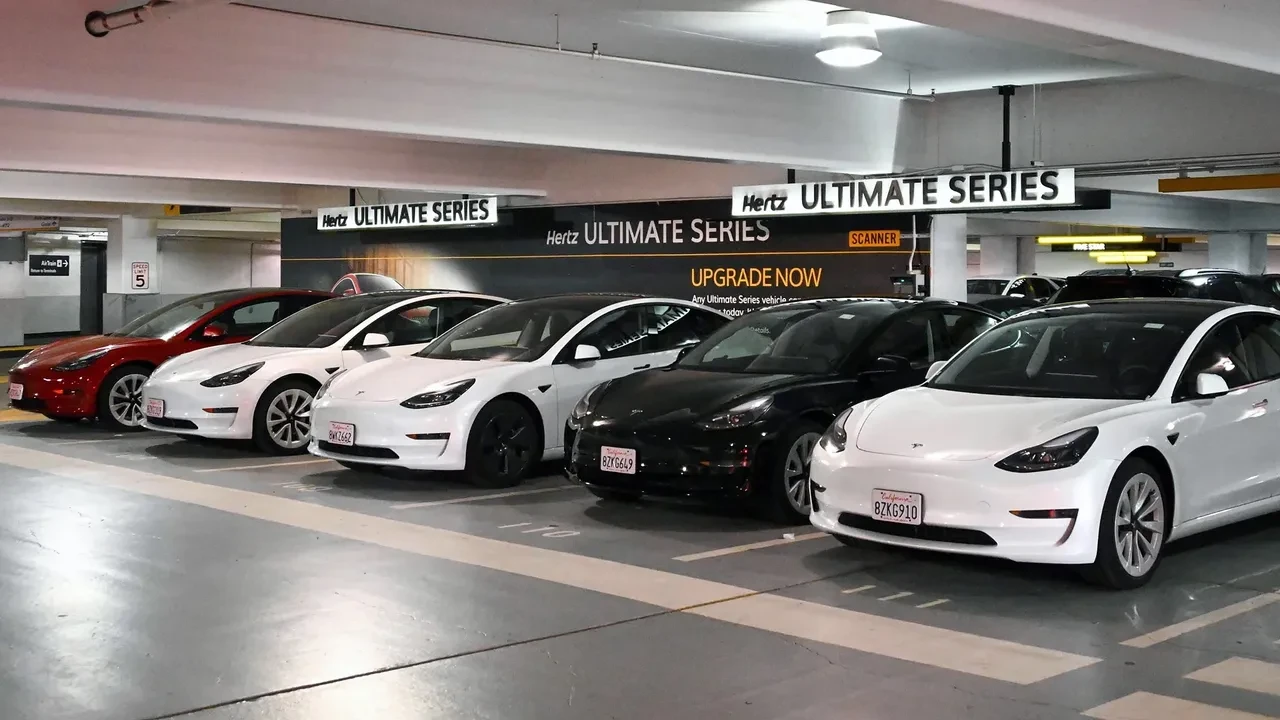 İkinci el elektrikli araba fiyatları benzinli modellerin altına düştü! İşte sebebi