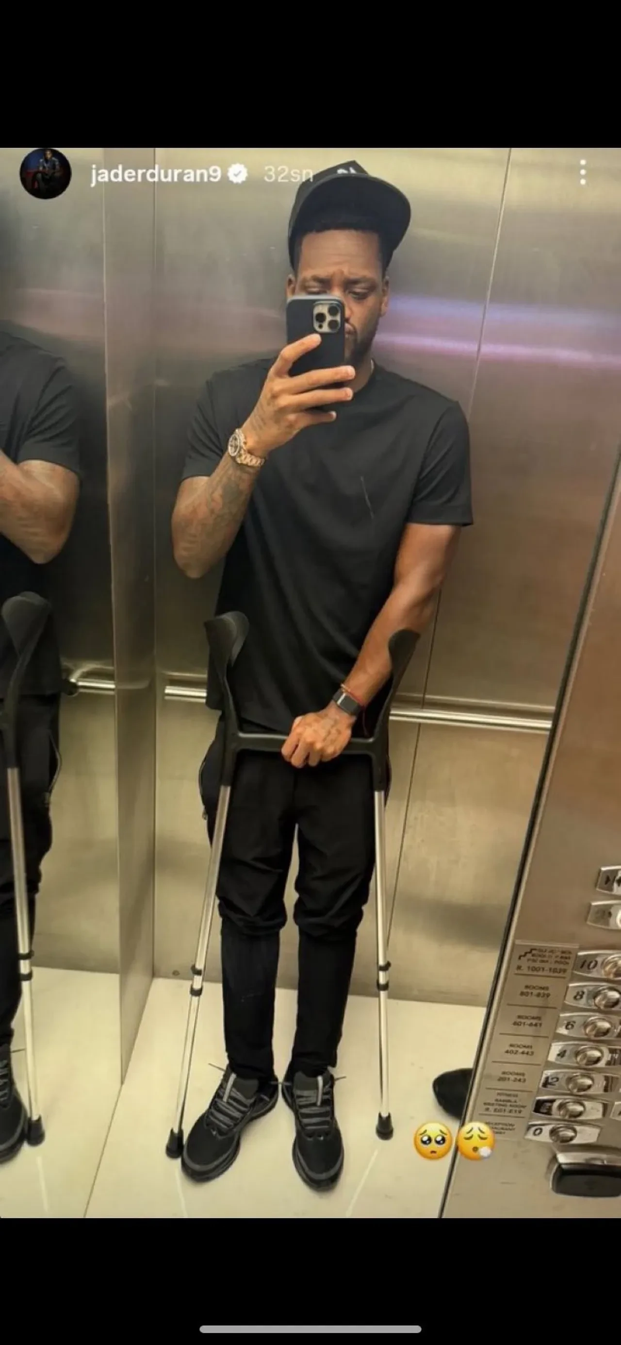 Jhon Duran'dan endişe veren görüntü! İspanya'daki tedavisinden perişan döndü