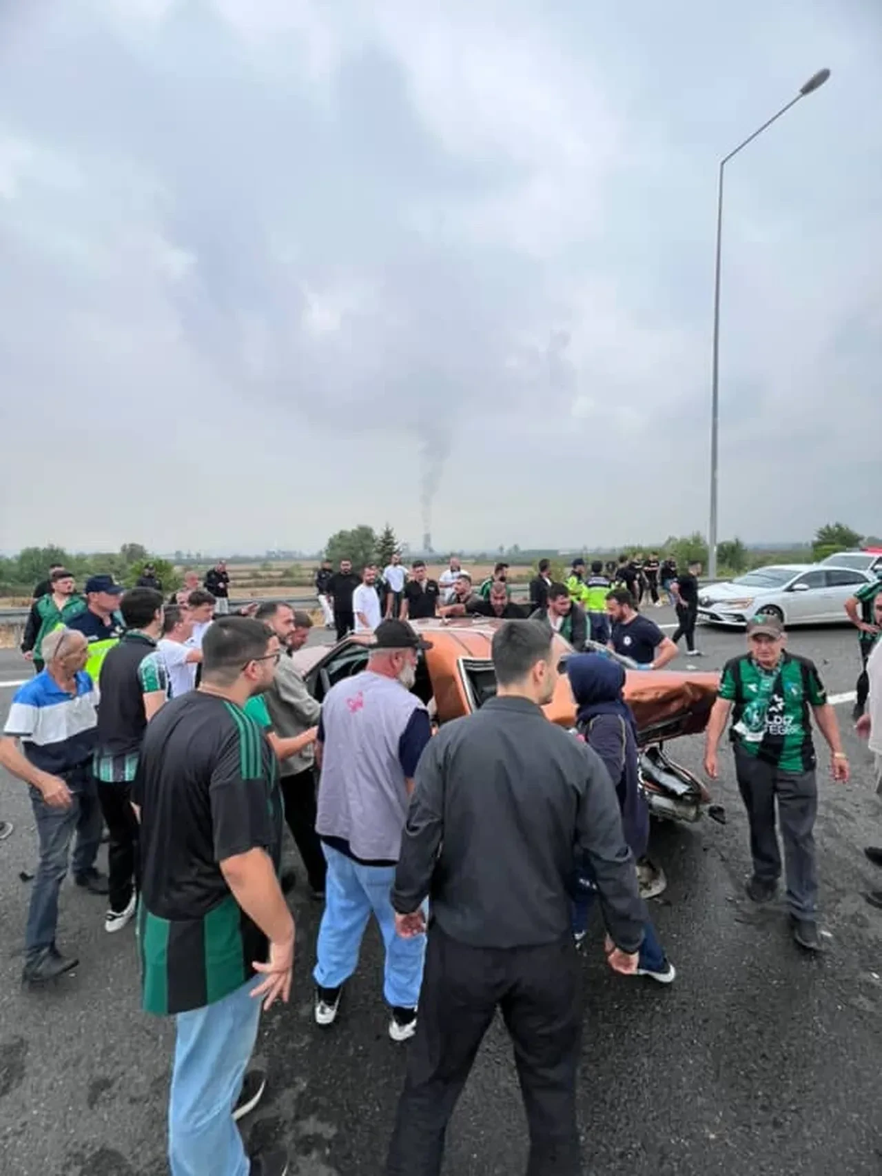 Kuzey Marmara Otoyolu’nda feci kaza! Araç hurdaya döndü: Ölü ve yaralılar var