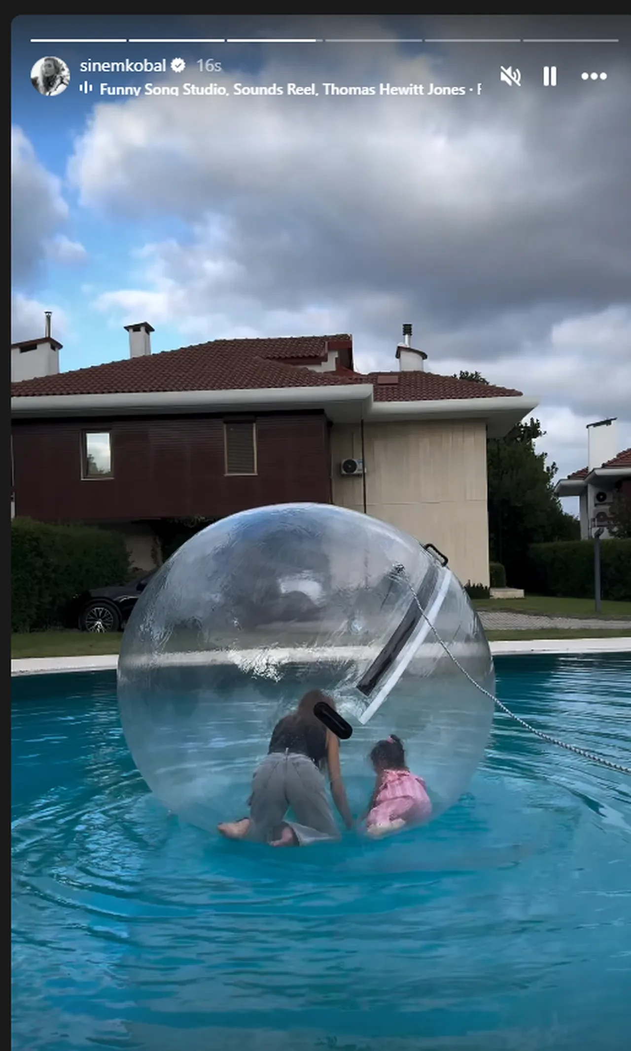 Sinem Kobal ile Kenan İmirzalıoğlu'nun muhteşem evi ortaya çıktı