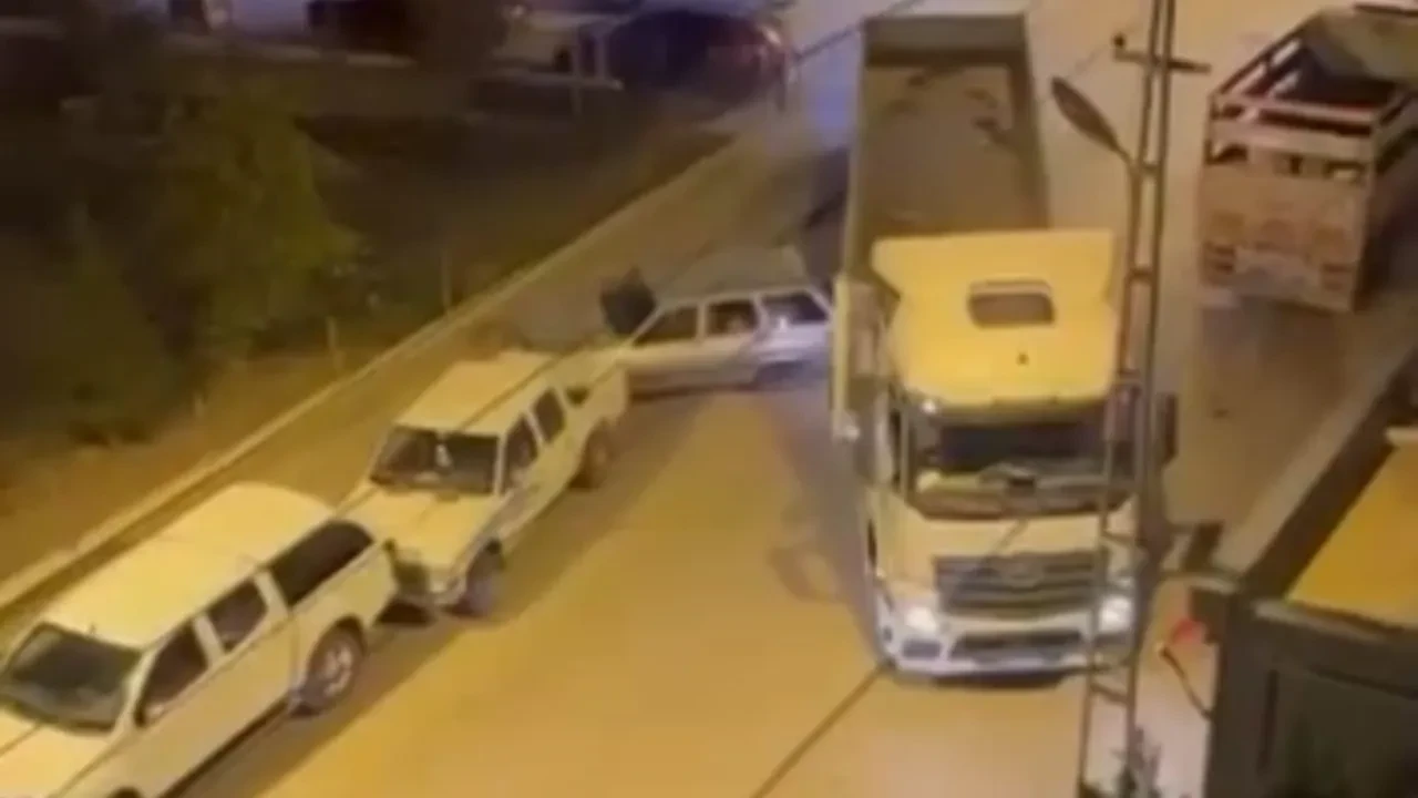 Tır sürücüsü otomobile çarpıp kaçtı! Umursamazlığı ise şoke etti