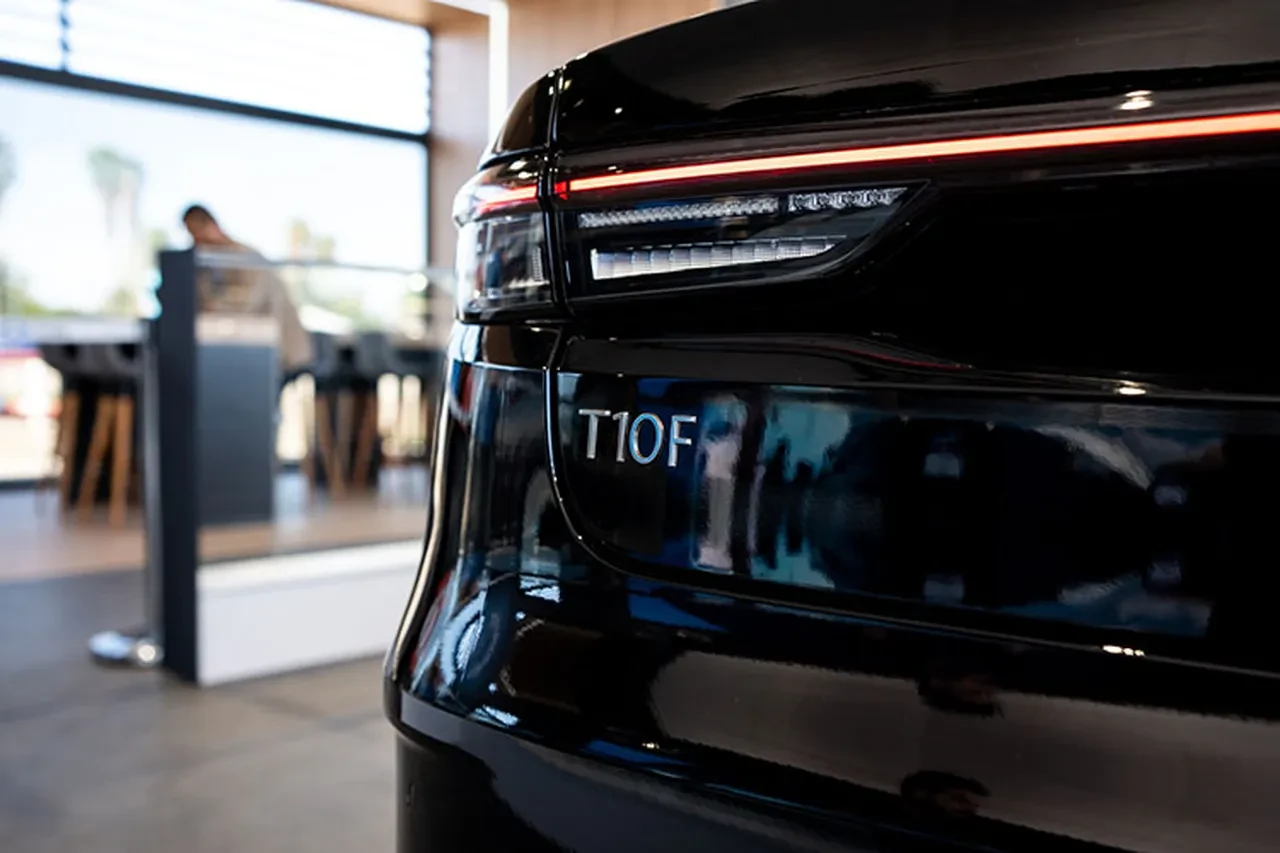 Togg T10F V1 V2 farkı nedir? Standart, opsiyonel ve pakete dahil özellikler ile geliyor