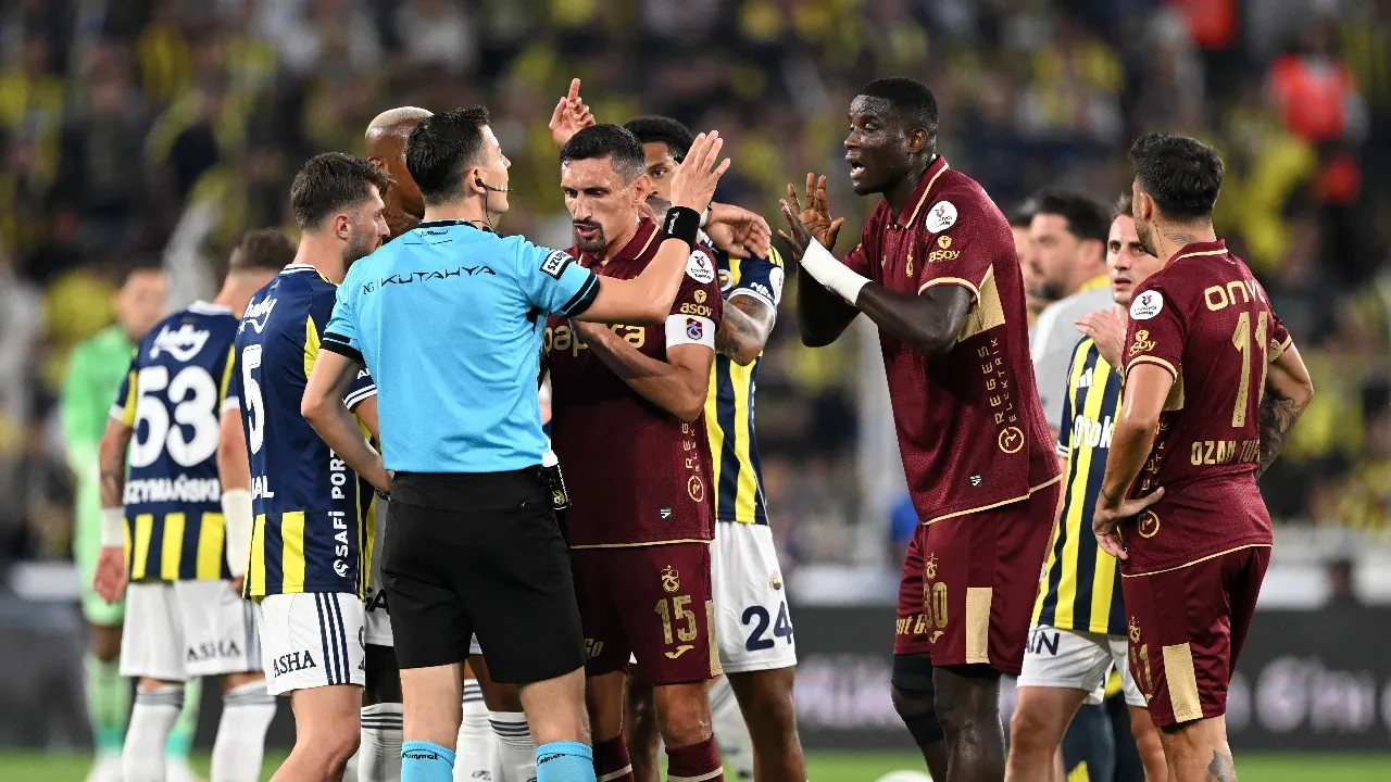 /futbol/trabzonspor-isyaninda-hakli-mi-hake-hocalari-iptal-edilen-golu-yorumladi-3248947