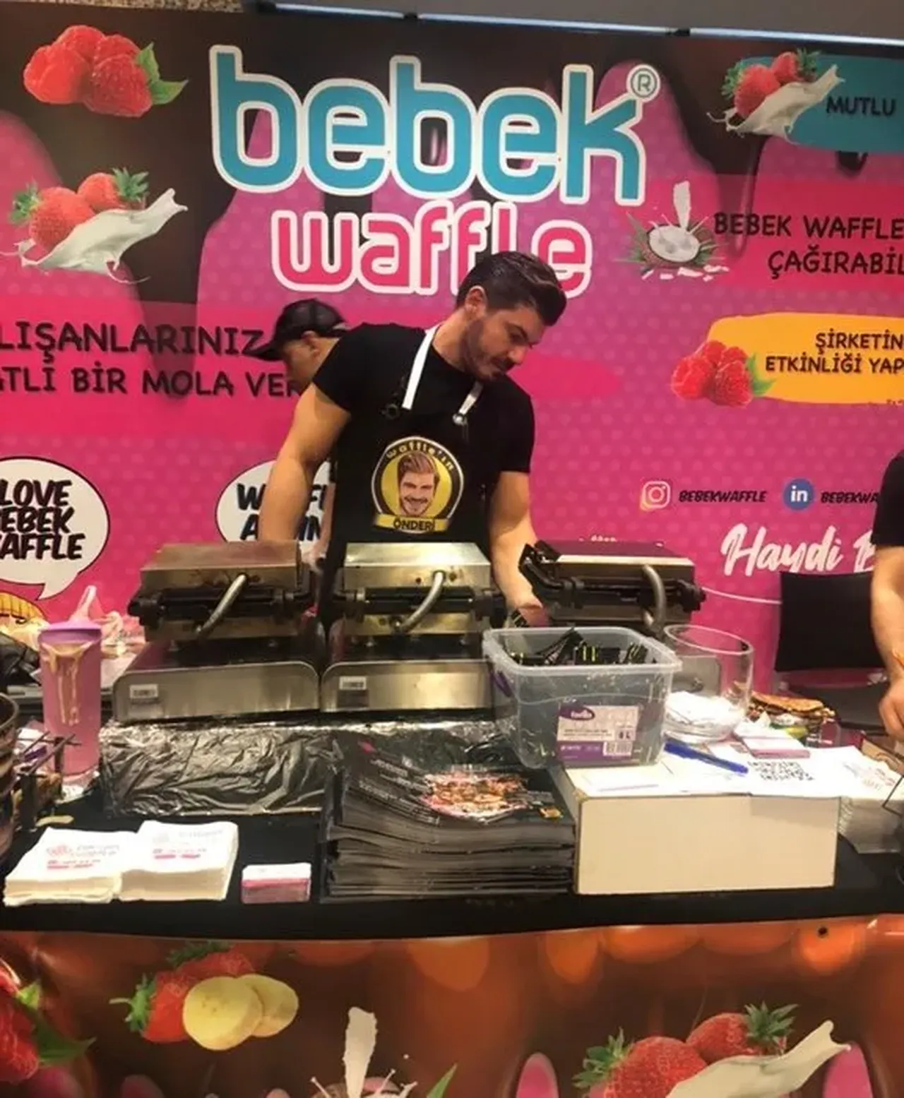 Ünlülerin waffle'cısı taciz skandalıyla gündemde! 16 yaşındaki kız çocuğuna istismar