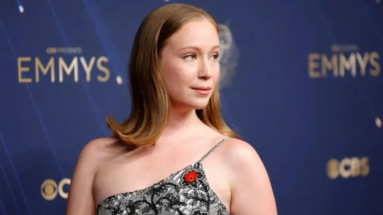 Yahudi aktrist Hannah Einbinder'den Filistin'e özgürlük çağrısı! Emmy törenine damga vurdu