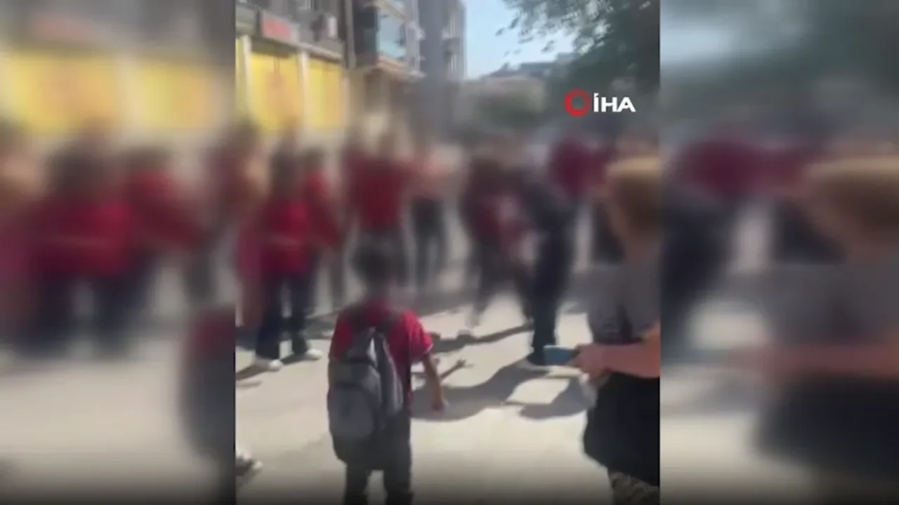 Akran zorbalığında son nokta! 12 yaşındaki çocuğa acımasız şiddet kamerada