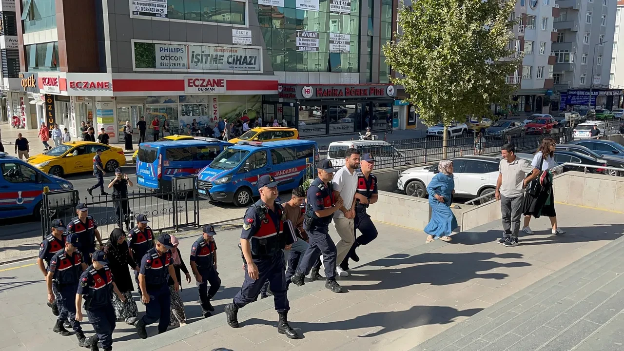 Çerkezköy'de evlat dehşeti! Babasını öldürdü, gözyaşlarına boğuldu