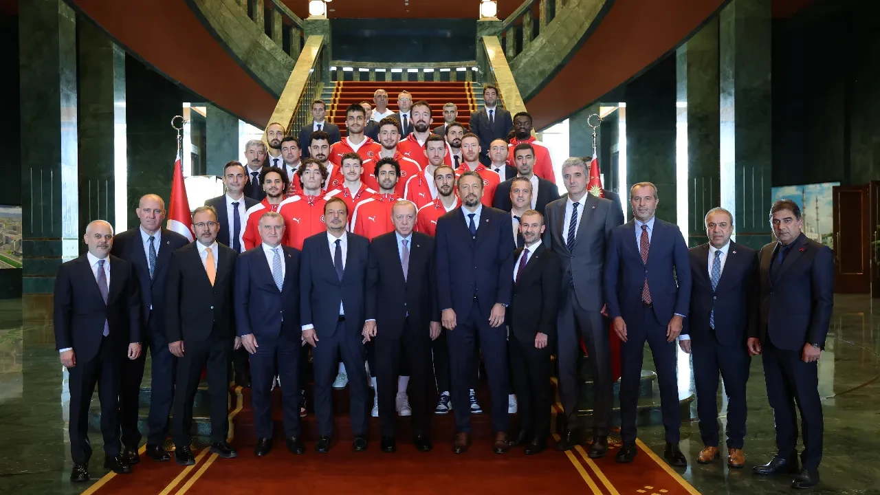 Cumhurbaşkanı Erdoğan 12 Dev Adam'ı ağırladı