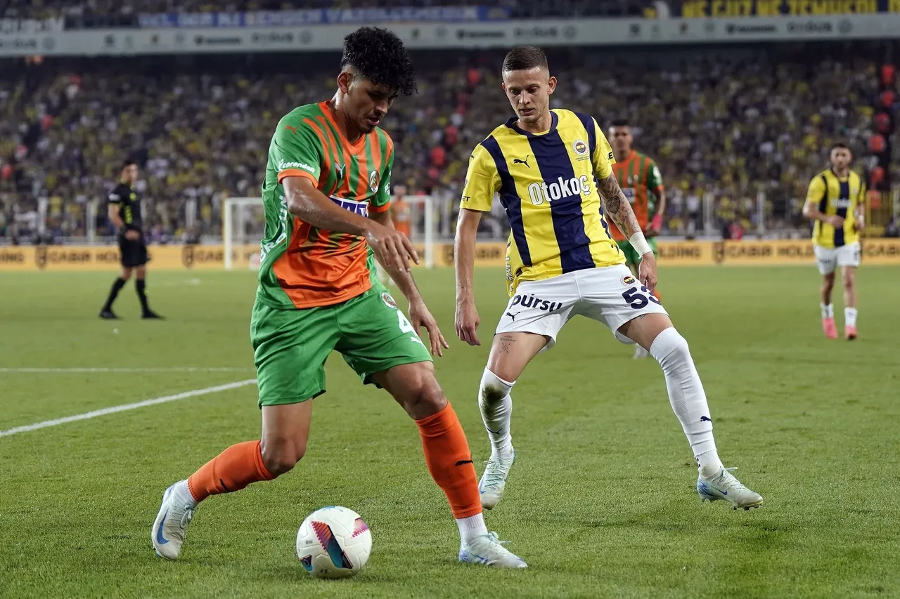 Alanyaspor maçı için Fenerbahçe'de büyük kriz! 7 oyuncu sahada yok