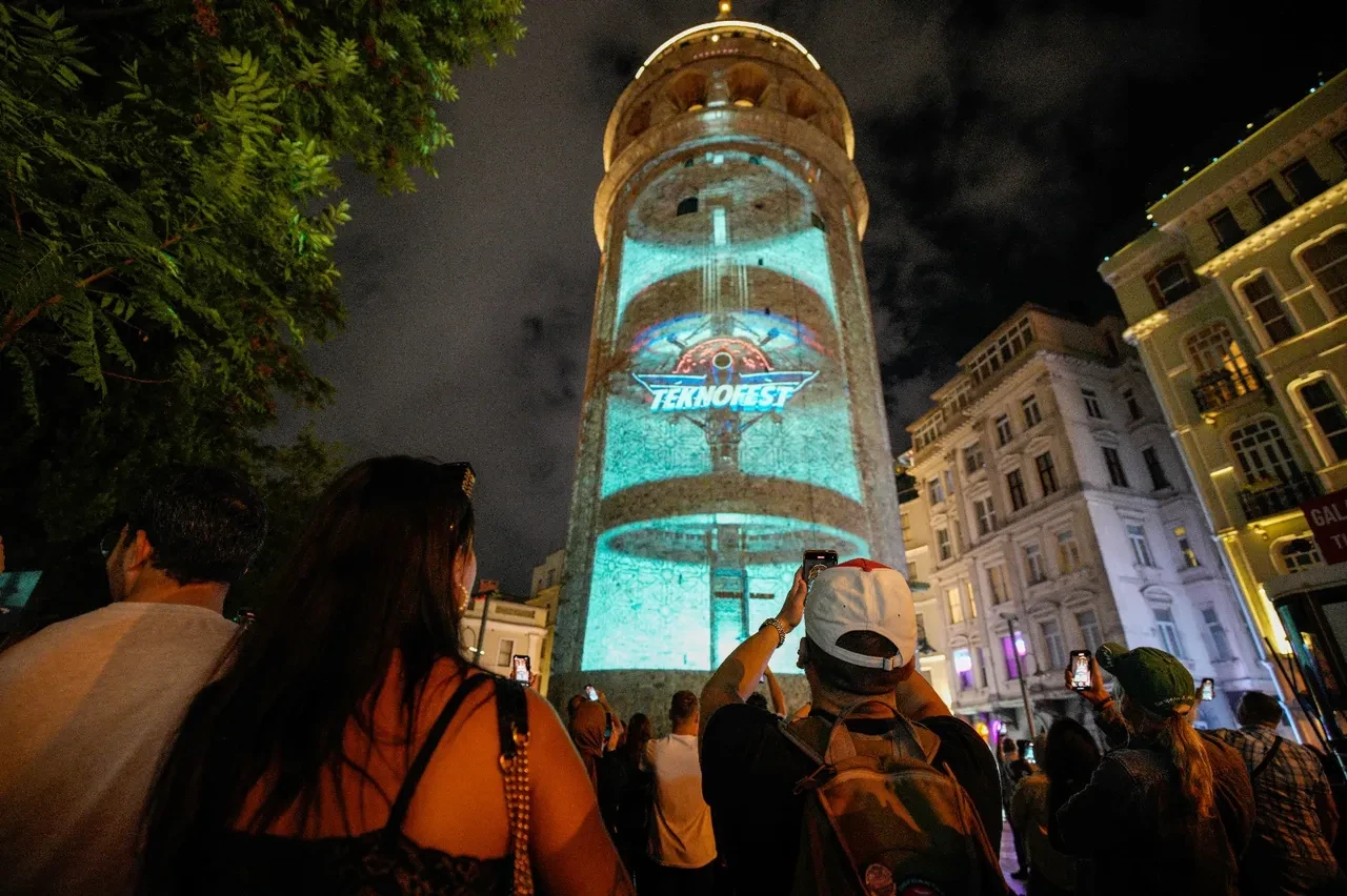Galata Kulesi TEKNOFEST’in ışığıyla parladı