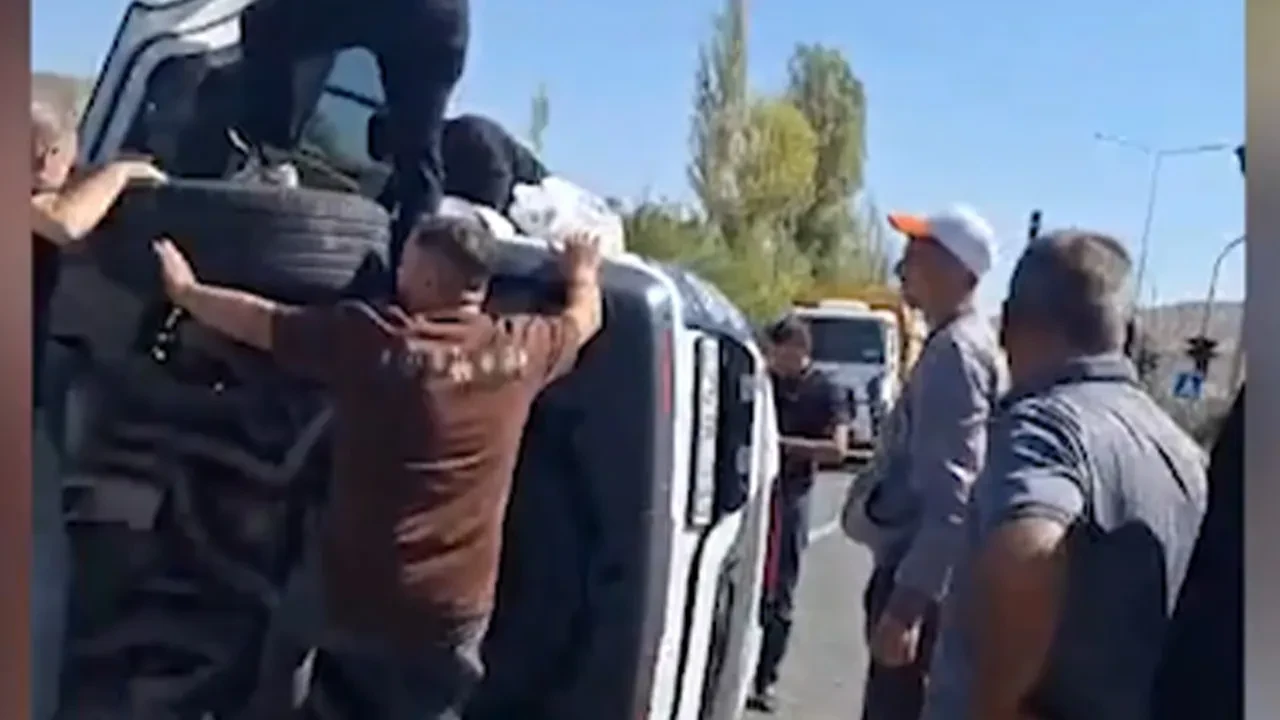 Iğdır'da iki araç çarpıştı: 5 yaralı