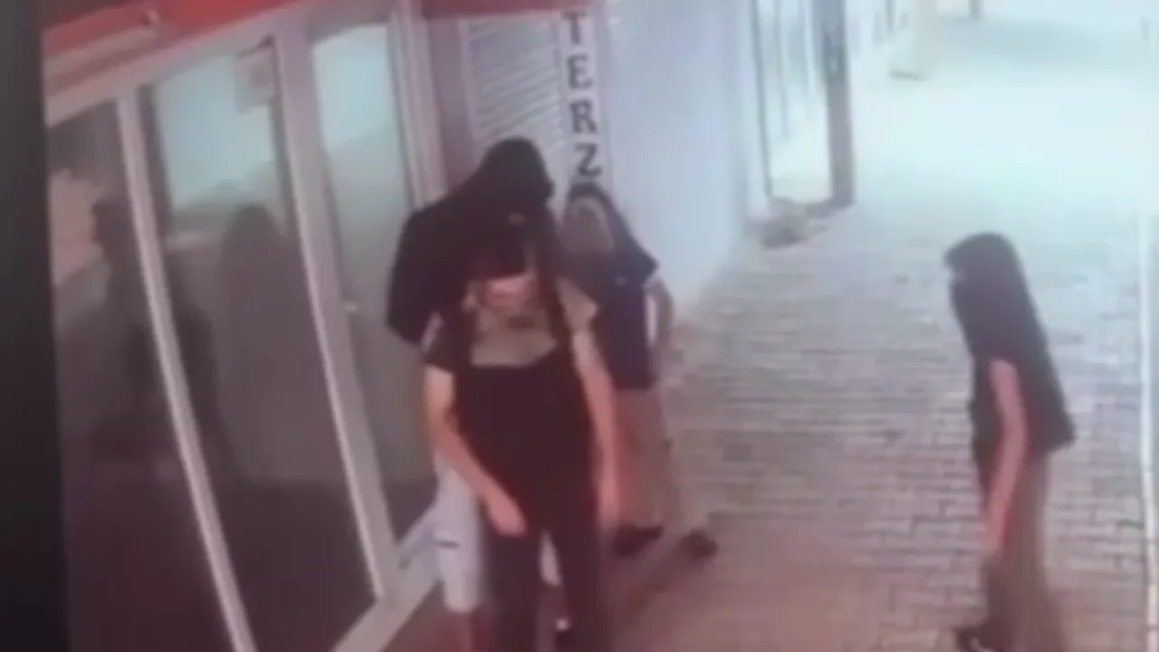 Kameraya el hareketi çeken ‘pişkin’ hırsız böyle yakalandı