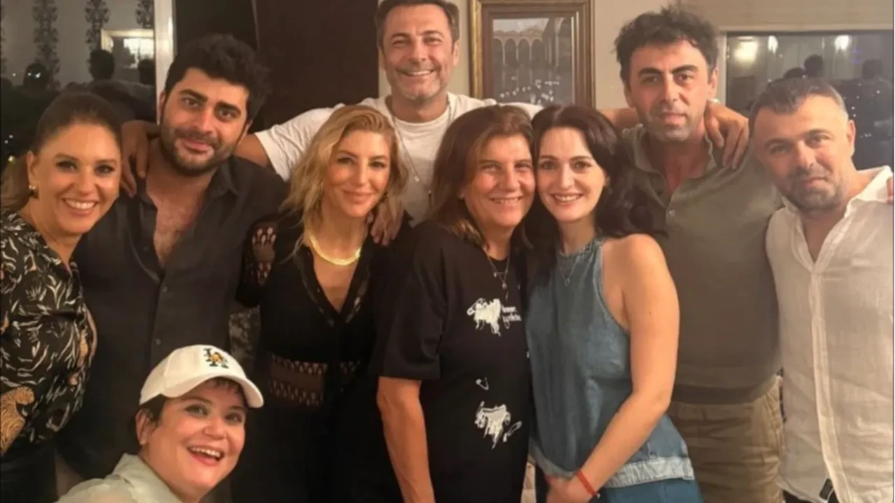 Kızılcık Şerbeti'nin senaristi Melis Civelek ile yolların ayrıldığı iddia edildi! 
