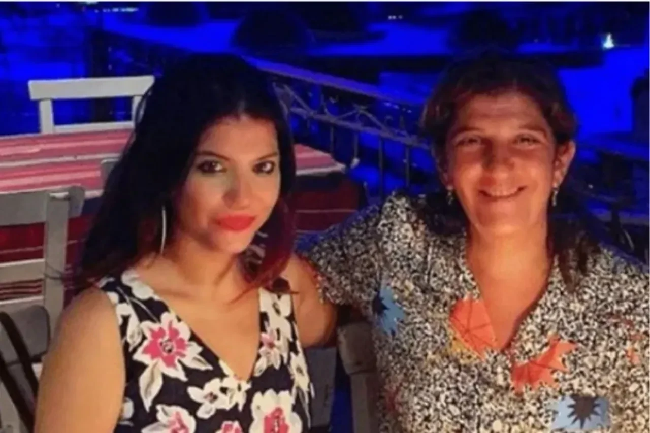 Kızılcık Şerbeti'nin senaristi Melis Civelek ile yolların ayrıldığı iddia edildi!