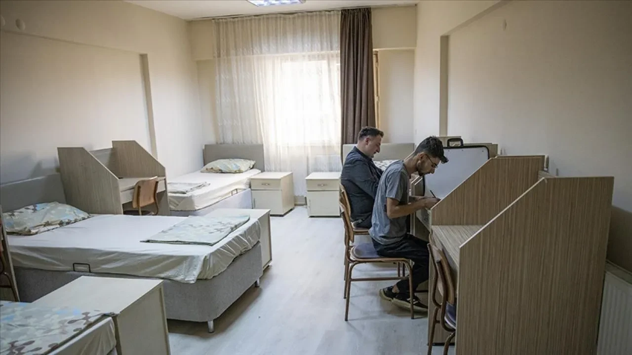 KYK yurtlarında öğrenciler ne zaman kalmaya başlayacak? 2025 yurtlar açıldı mı?
