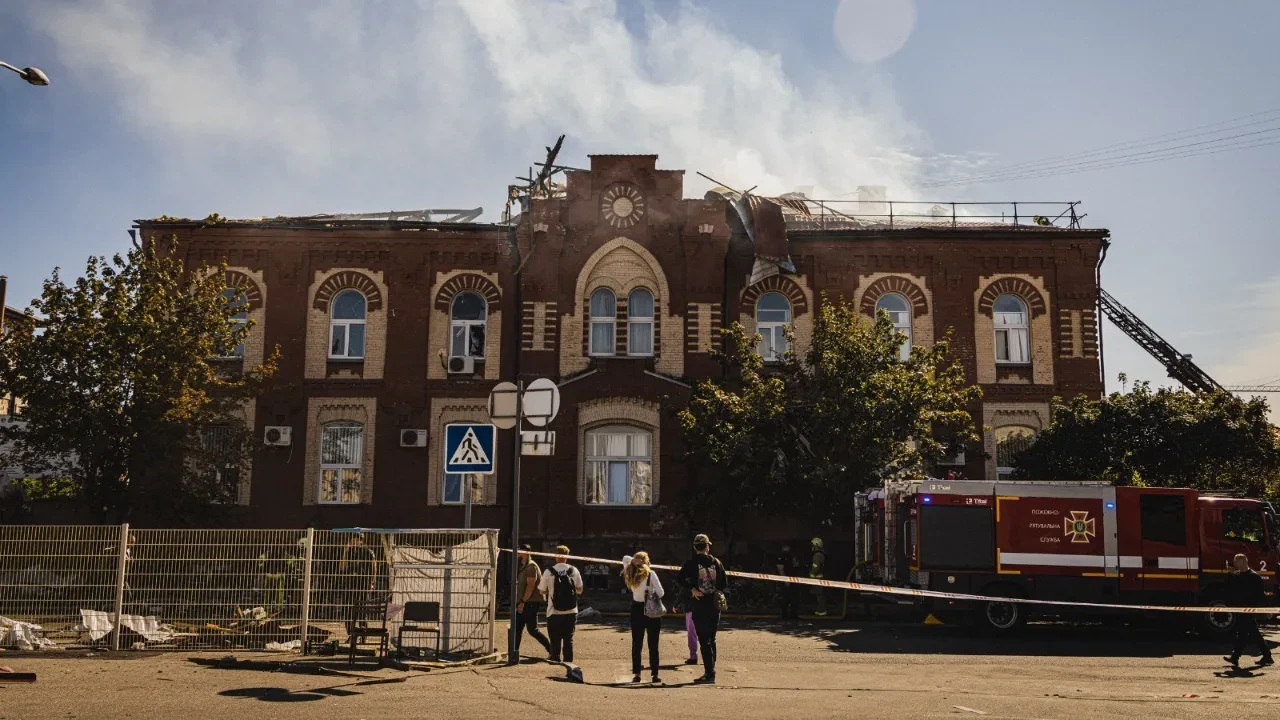 Rusya'dan Ukrayna'ya hava saldırısı! Üniversite binası havaya uçtu