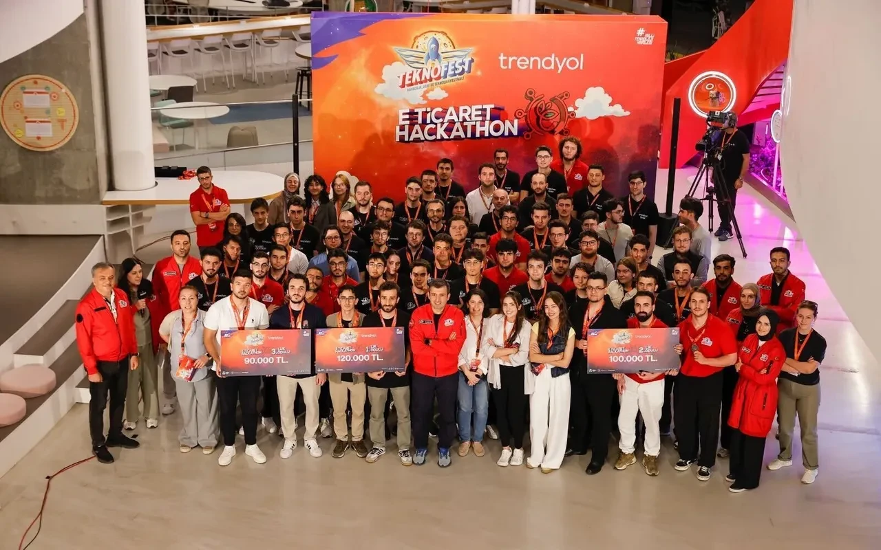 Selçuk Bayraktar, Trendyol E-Ticaret Hackathon Ödül Töreni’ne katıldı