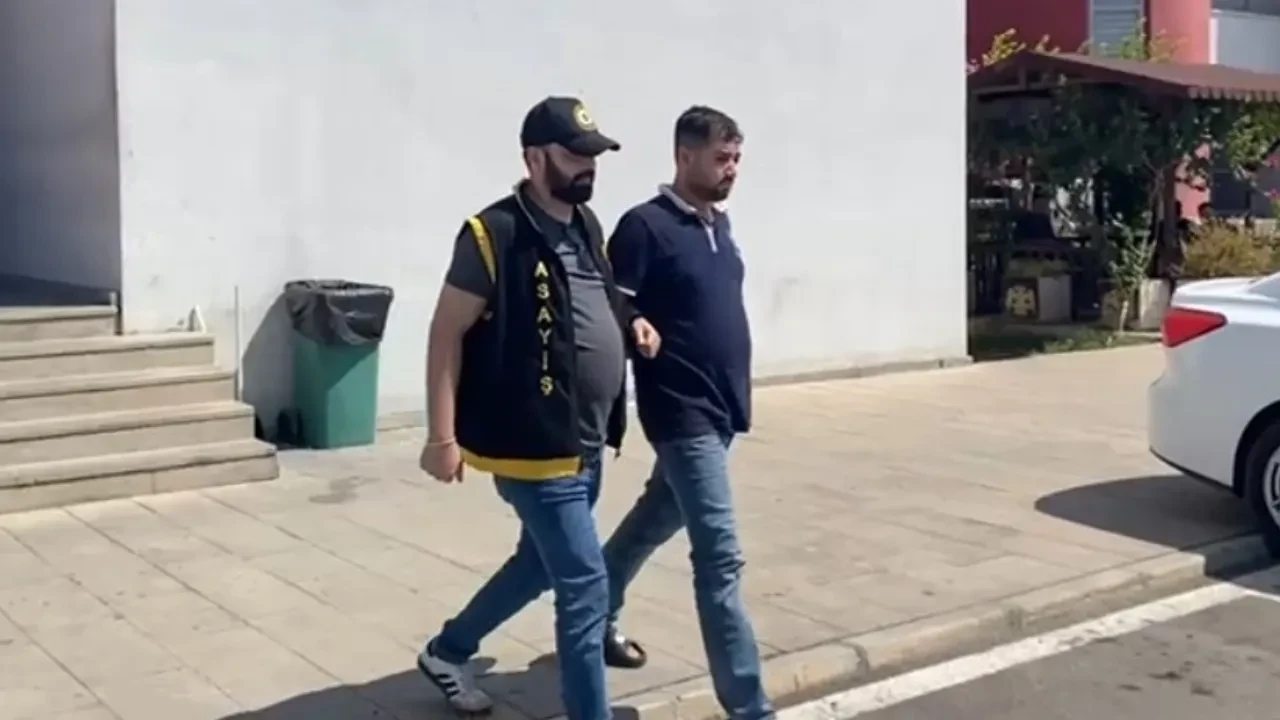 Tek telefonla varını yoğunu kaybetti! Poşet poşet altınını evinin önüne bıraktı