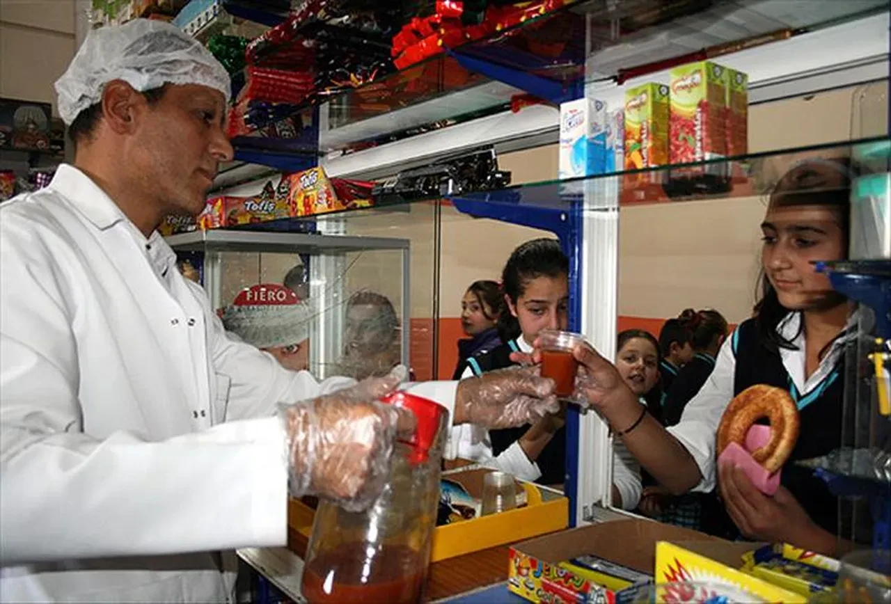 Veliler isyan ediyor: Okul kantinlerindeki fiyatlar cep yakıyor