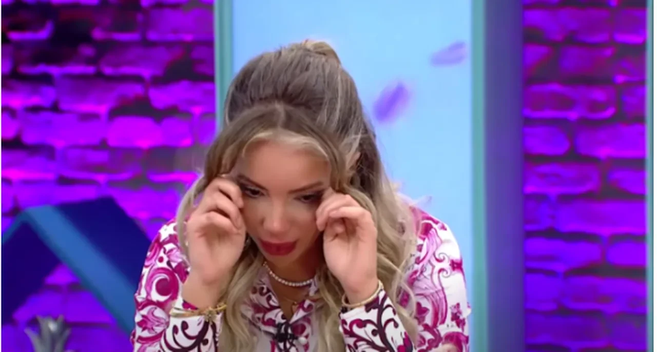 Altın gelin olarak anılan Aleyna Dalveren zor günler geçiriyor! Canlı yayında gözyaşlarına boğuldu 