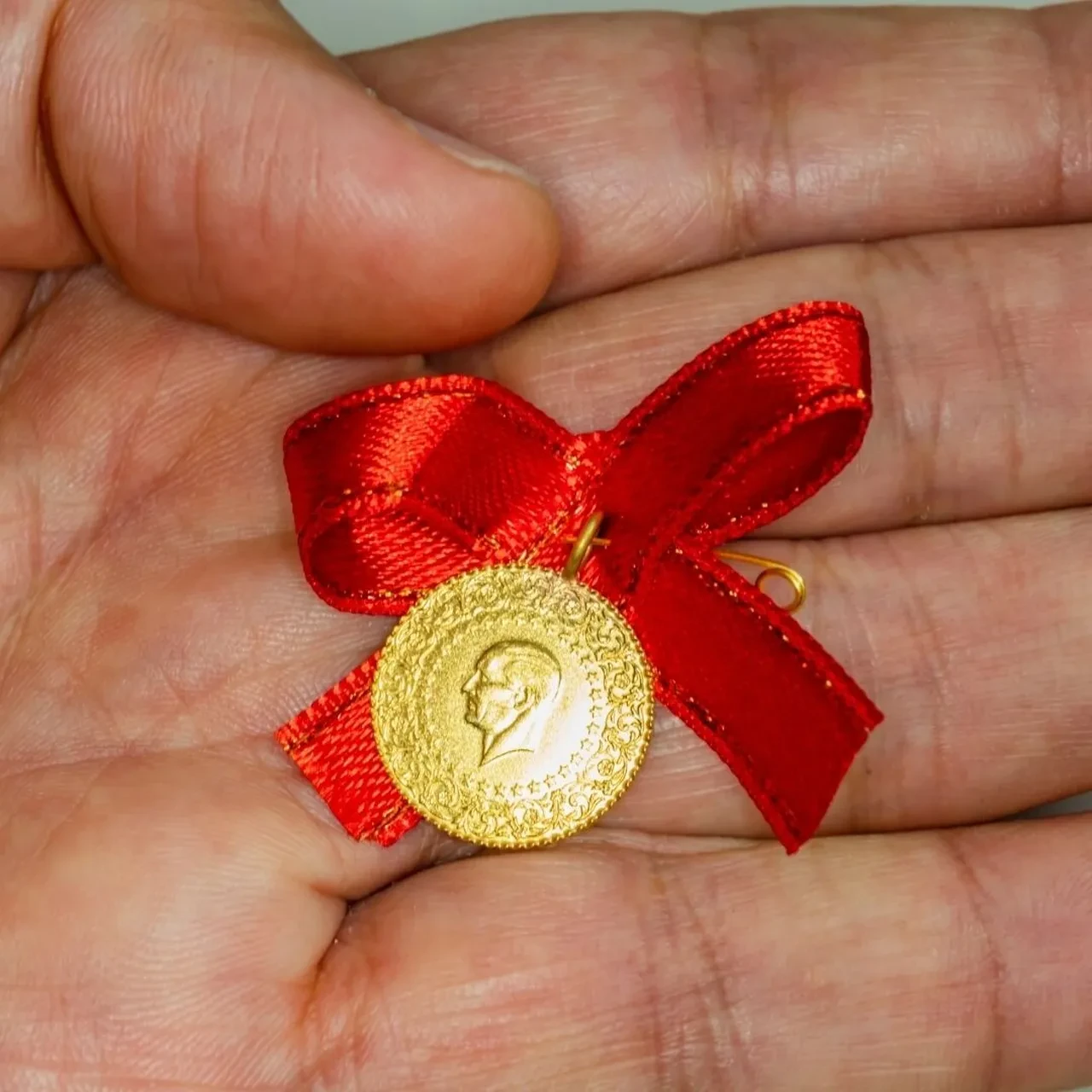 Altın düşüşe geçti! Fed öncesi kritik bekleyiş! İşte 17 Eylül 2025 güncel altın fiyatları