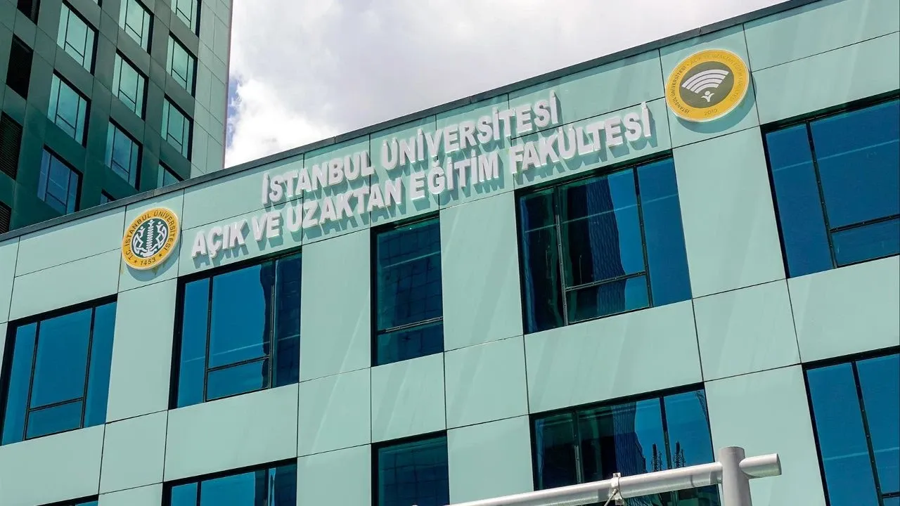 AUZEF ders seçimi ne zaman 2025? Kayıt yenileme ve ders ekle-sil tarihleri paylaşıldı