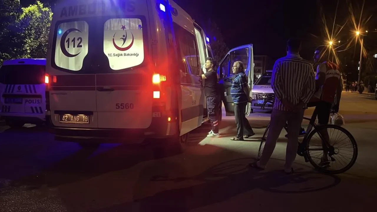 Parkta dehşet! Üvey babasını göğsünden bıçakladı